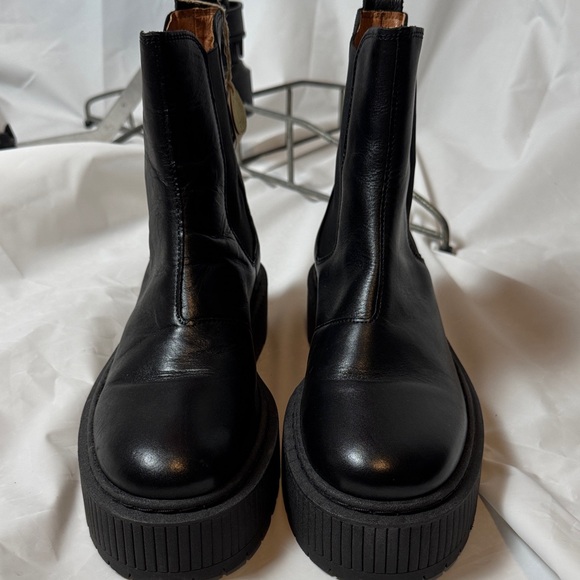 NWT Ten Points Black Alina Chelsea Boots - Picture 5 of 11